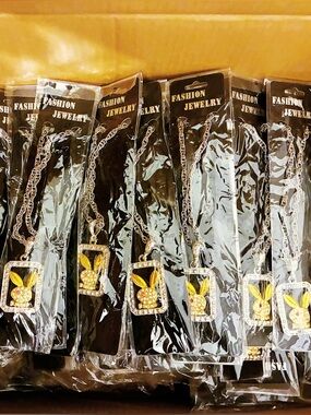 Lot of 1000 Bunny Rabbit Pendant Necklaces Rhinestone Heavy Metal Chain Bulk